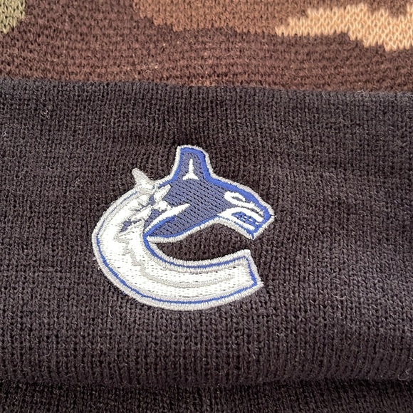Vancouver Canucks NHL American Needle Camo Beanie - Picture 2 of 7
